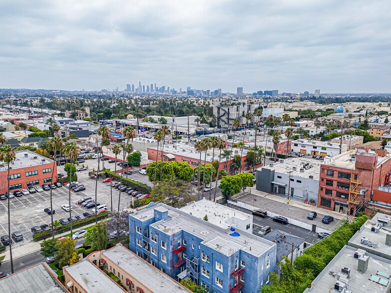 1131 Lodi Pl, Los Angeles, CA à vendre - Photo de l’immeuble – Image 2 sur 10