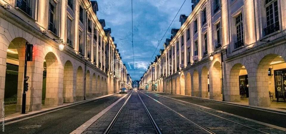 Local commercial dans Orléans à louer - Photo de l’immeuble – Image 3 sur 5