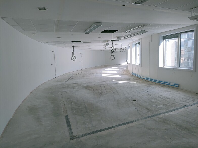 Bureau dans Bordeaux à louer - Photo de l’immeuble – Image 2 sur 7