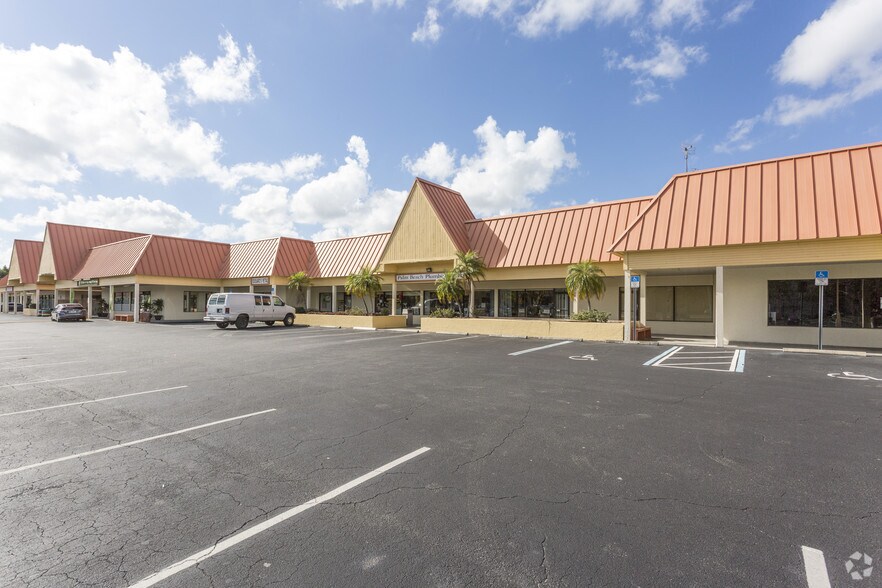 3580-3598 Evans Ave, Fort Myers, FL à louer - Photo de l’immeuble – Image 2 sur 8