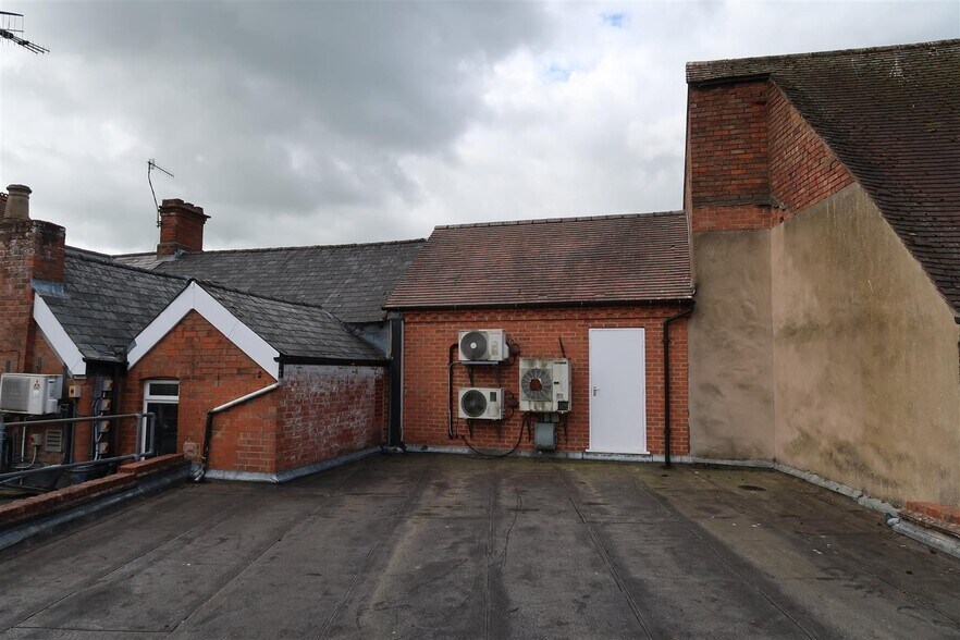 36 Wood St, Stratford Upon Avon à vendre - Photo de l’immeuble – Image 2 sur 5