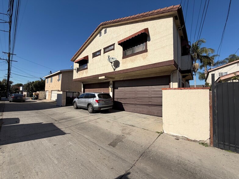 246 E Hullett St, Long Beach, CA à vendre - Photo de l’immeuble – Image 3 sur 6