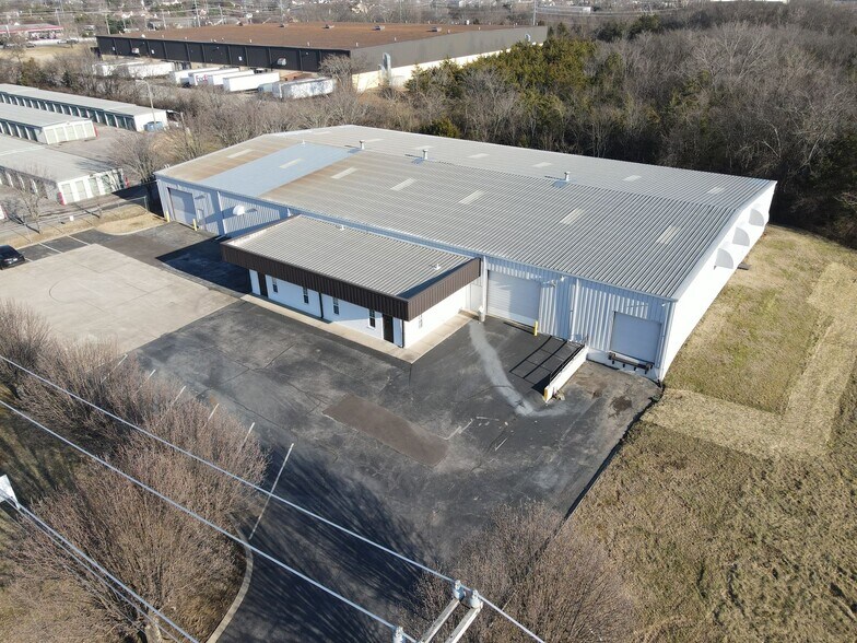 4233 Hurricane Creek Blvd, Antioch, TN à louer - Photo de l’immeuble – Image 2 sur 10