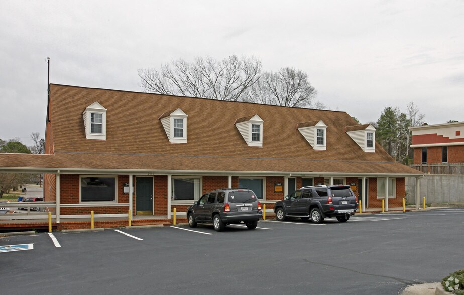 2451-2469 Boulevard, Colonial Heights, VA à louer - Photo de l’immeuble – Image 2 sur 3