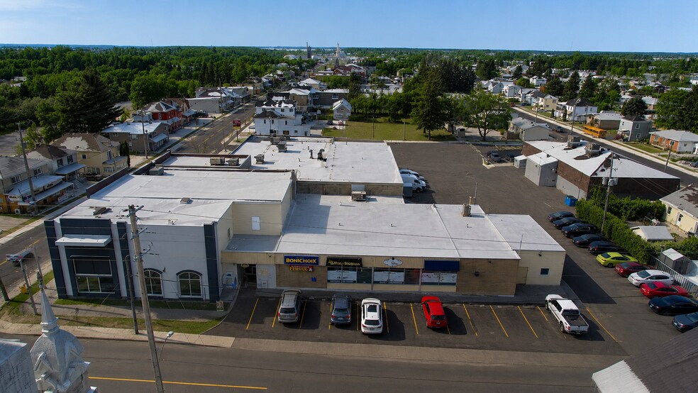 1027 Notre Dame St, Embrun, ON à vendre - Photo de l’immeuble – Image 3 sur 21
