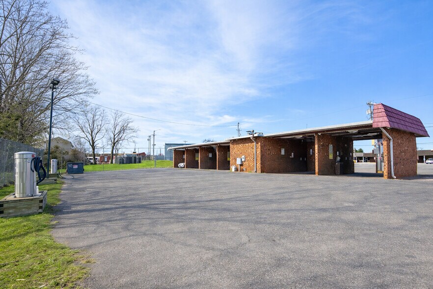 1211 W Front St, Statesville, NC à vendre - Photo de l’immeuble – Image 2 sur 6