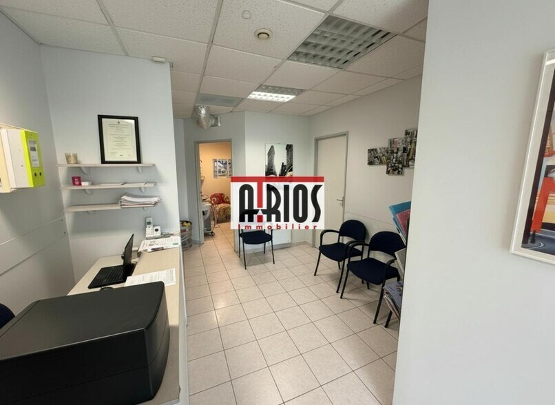 Bureau dans Hyeres à vendre - Photo intérieure – Image 2 sur 8