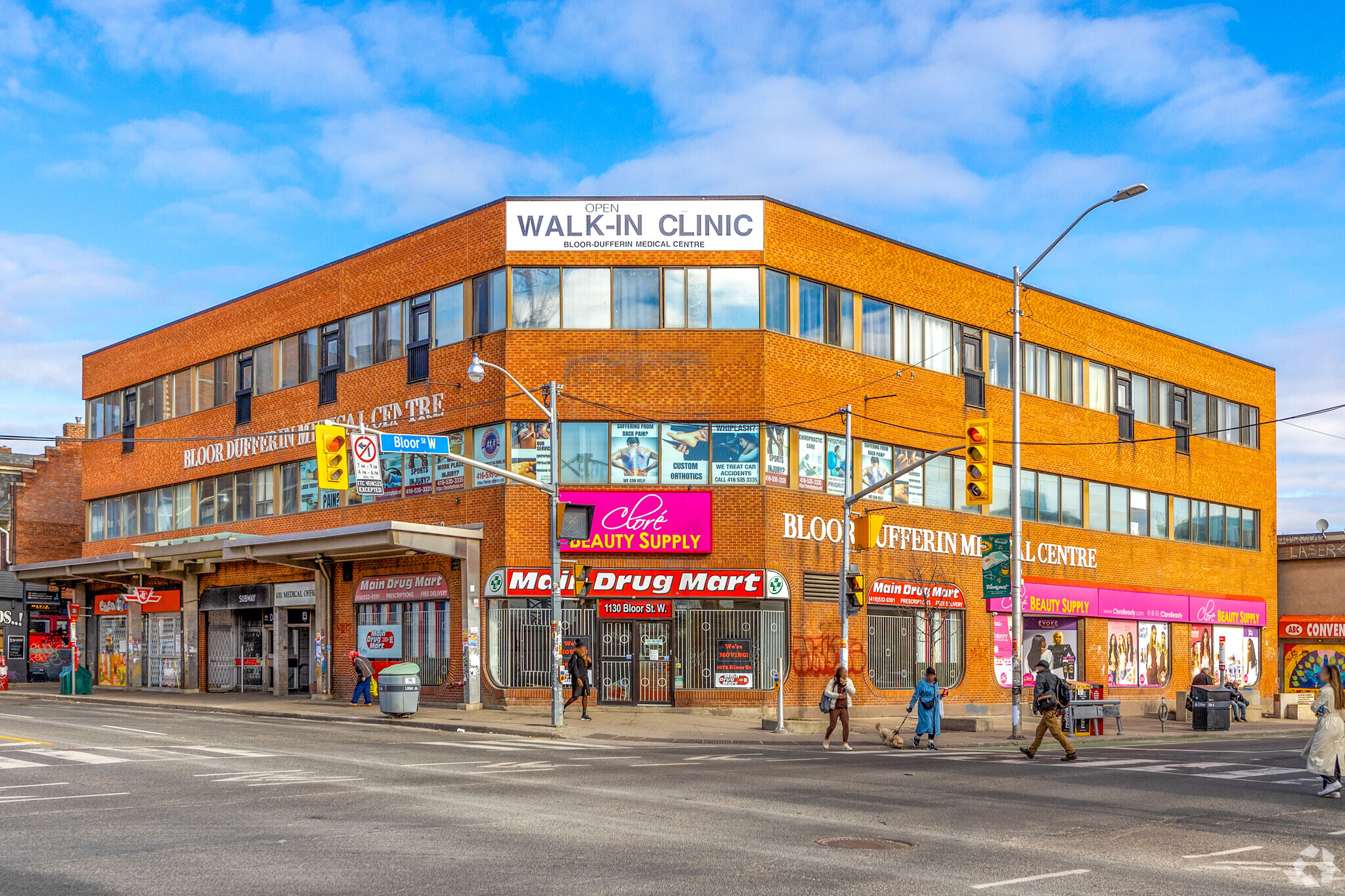 1011 Dufferin St, Toronto, ON à louer Photo de l’immeuble– Image 1 sur 5