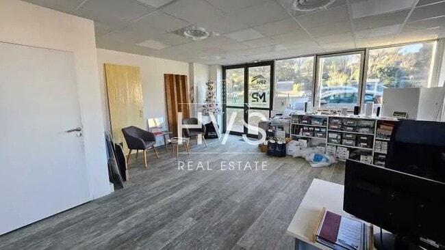 Plus de détails pour Bureau à louer