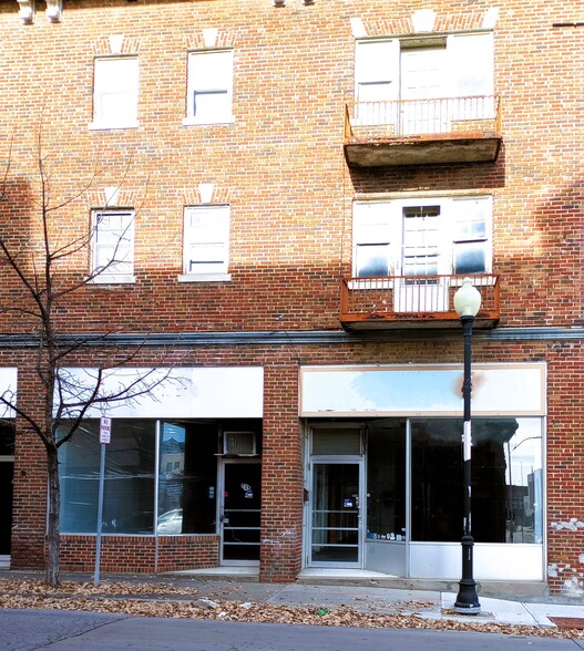 727 Francis St, Saint Joseph, MO à louer - Photo de l’immeuble – Image 2 sur 6