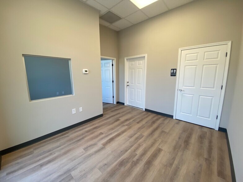 508 Miles Jamison Rd, Summerville, SC à louer - Photo de l’immeuble – Image 3 sur 8