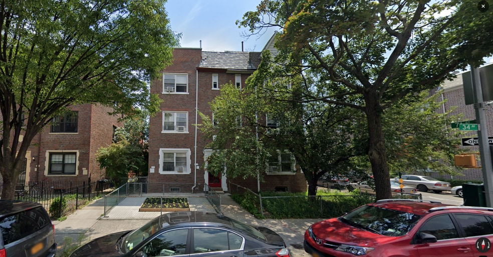 7102 34th Ave, Jackson Heights, NY à vendre - Photo principale – Image 3 sur 23