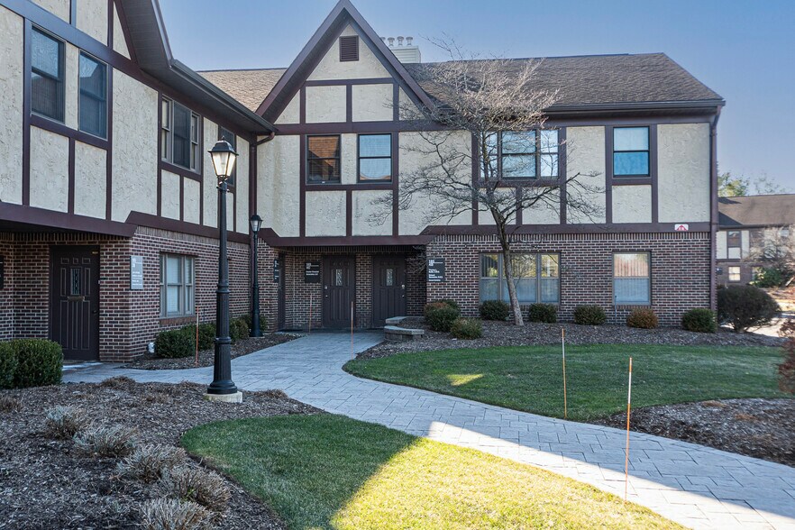 185 Fairfield Ave, West Caldwell, NJ à louer - Photo de l’immeuble – Image 2 sur 5