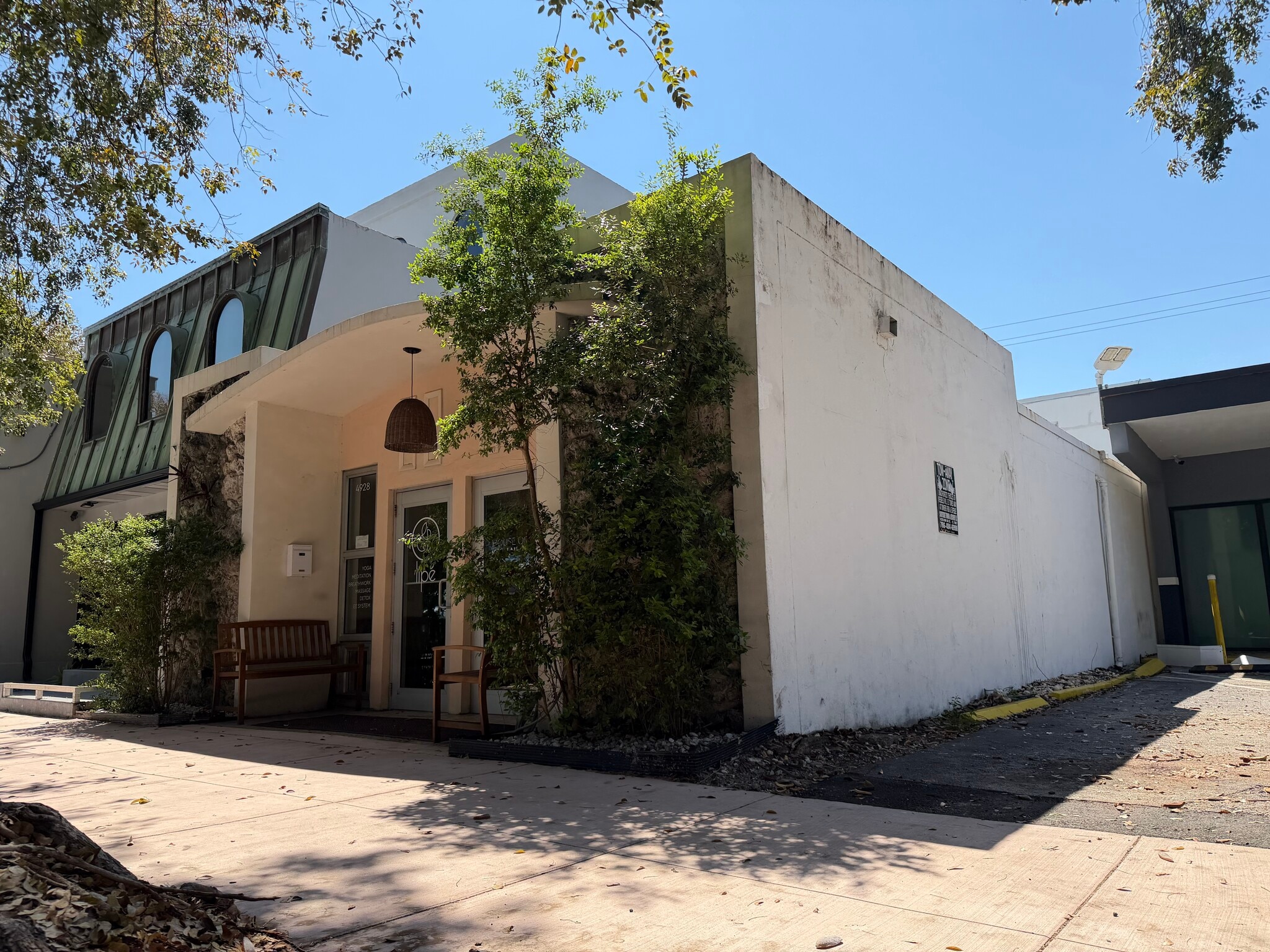 4928 S Le Jeune Rd, Coral Gables, FL à louer Photo de l’immeuble– Image 1 sur 7