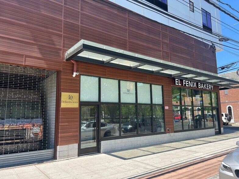 8133 Bergenline Ave, North Bergen, NJ à louer - Photo de l’immeuble – Image 1 sur 8