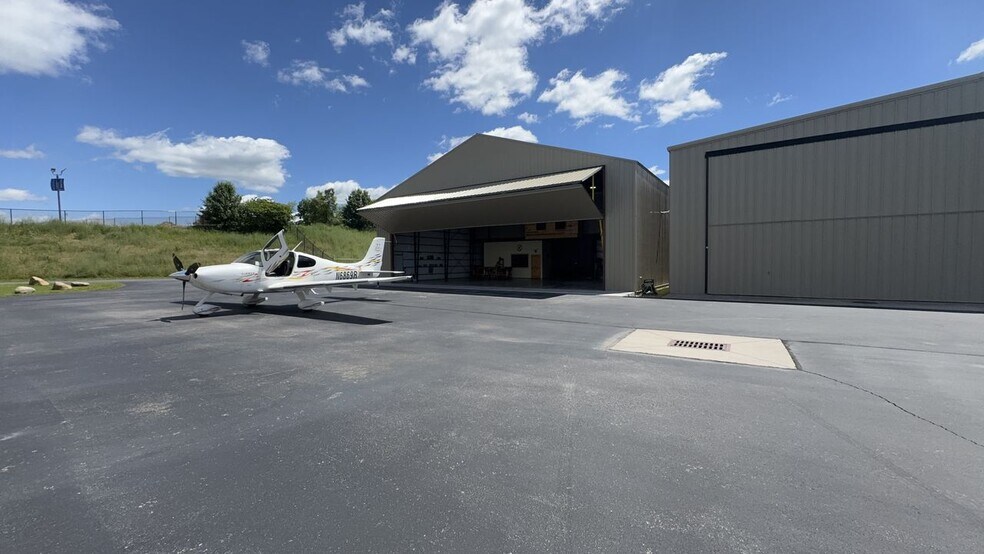 159 Industrial Park Dr, Sevierville, TN à vendre - Photo principale – Image 1 sur 9