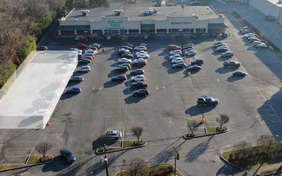 894 Sunrise Hwy, Bay Shore, NY à louer - Photo de l’immeuble – Image 3 sur 5