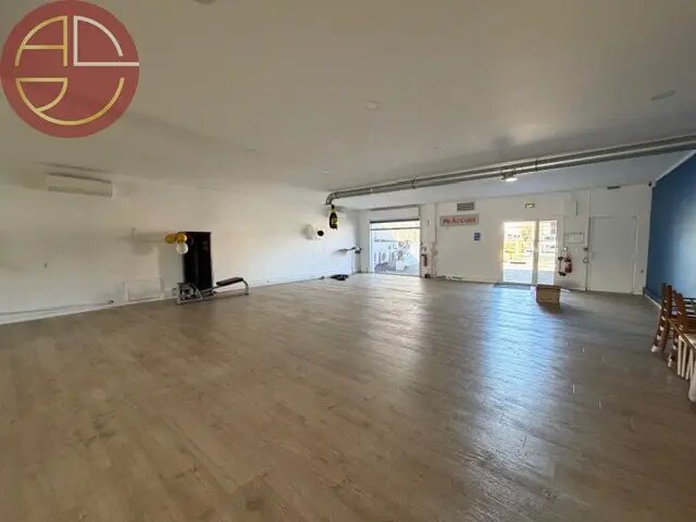 Plus de détails pour Local commercial à vendre