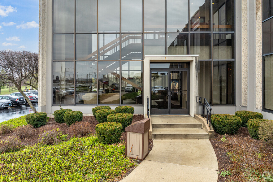 3033 W Jefferson St, Joliet, IL à louer - Photo de l’immeuble – Image 2 sur 5