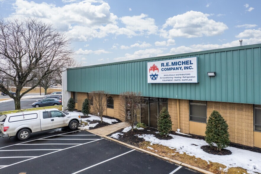 8021 N Route 130, Pennsauken, NJ à louer - Photo de l’immeuble – Image 2 sur 5