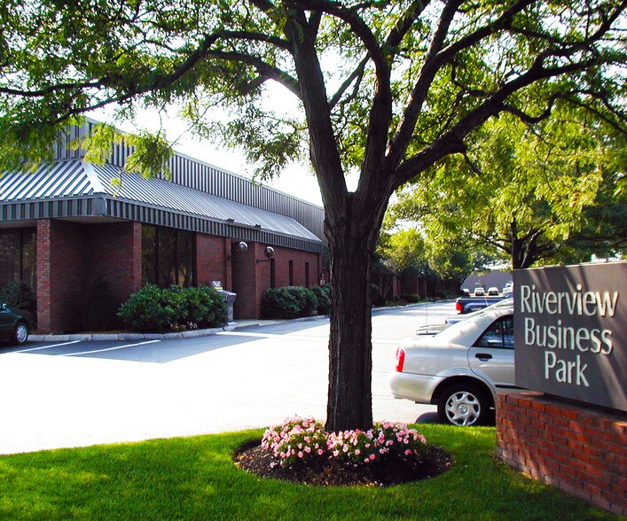 300 Commercial St, Malden, MA à louer - Photo de l’immeuble – Image 1 sur 11