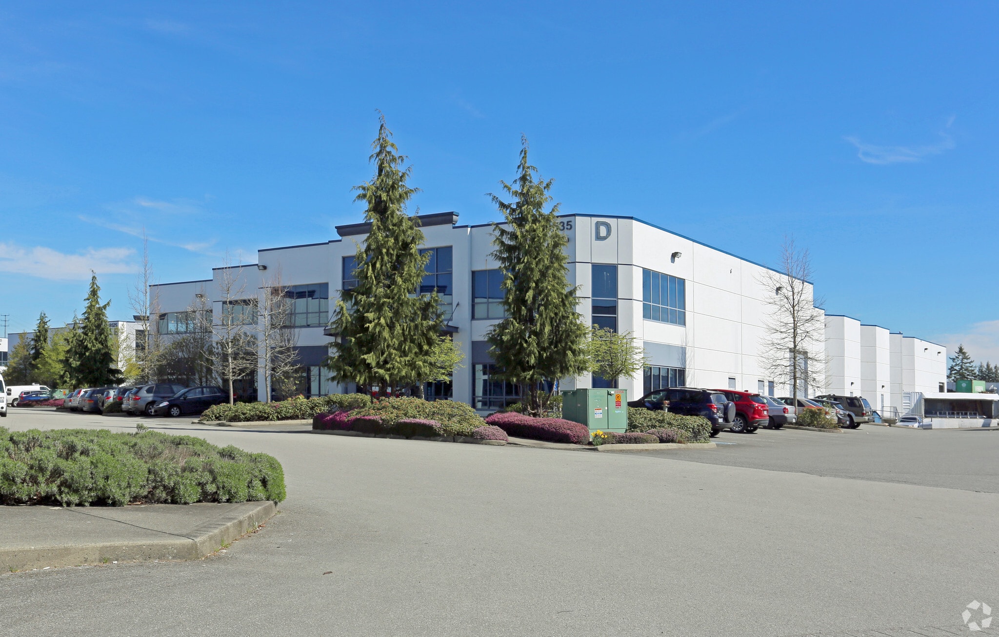 19535 56th Ave, Surrey, BC à louer Photo principale– Image 1 sur 7