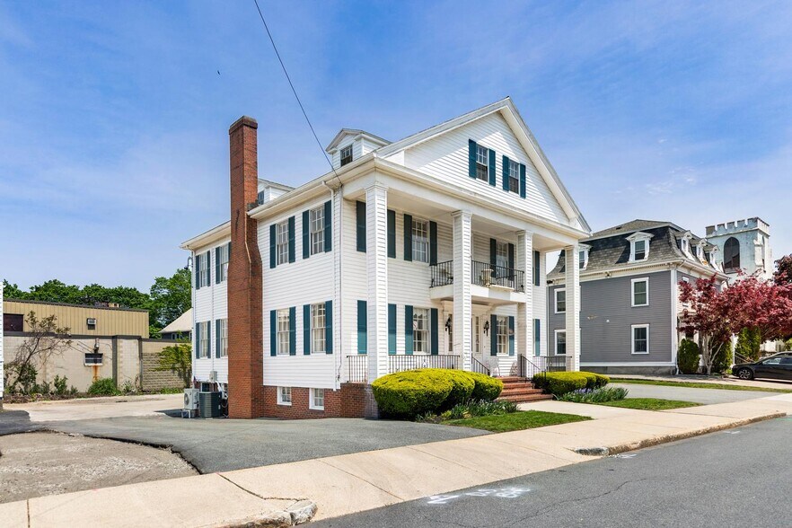 4-6 Common St, Stoneham, MA à vendre - Photo de l’immeuble – Image 2 sur 22