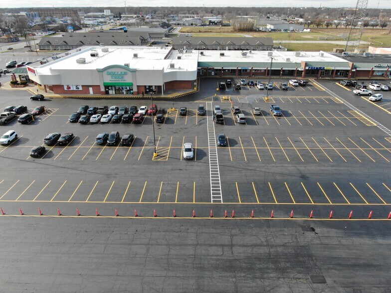 95 Village Sq, Bradley, IL à louer - Photo de l’immeuble – Image 2 sur 5
