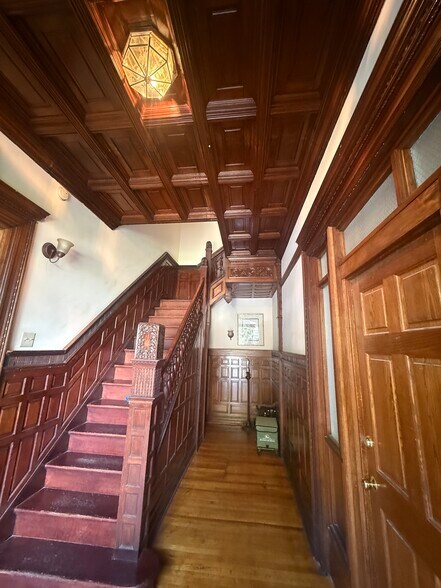 698 Columbus Pky, Buffalo, NY à vendre - Photo intérieure – Image 2 sur 13