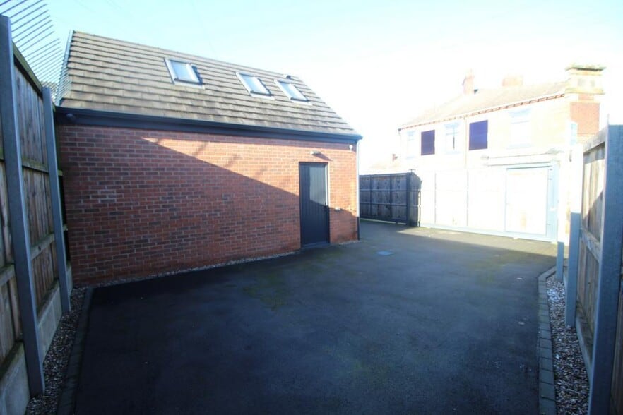 7 Market Pl, Normanton à vendre - Photo de l’immeuble – Image 3 sur 6