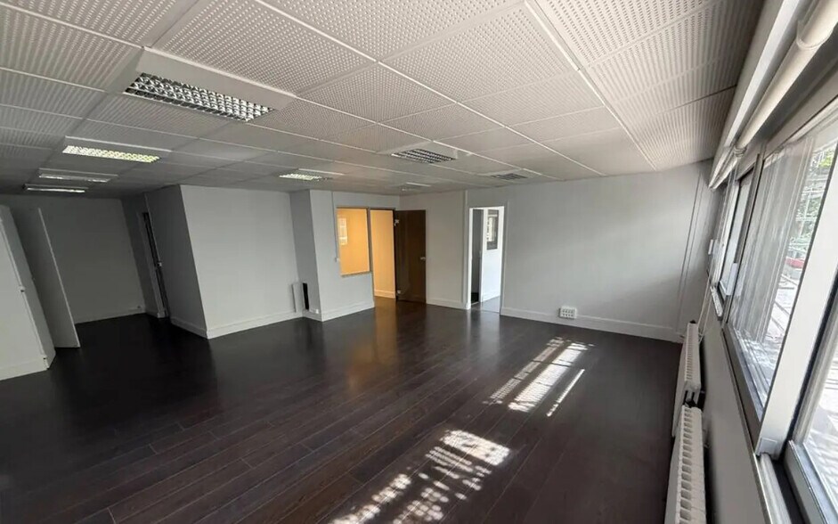 Bureau dans Paris à louer - Photo de l’immeuble – Image 2 sur 7