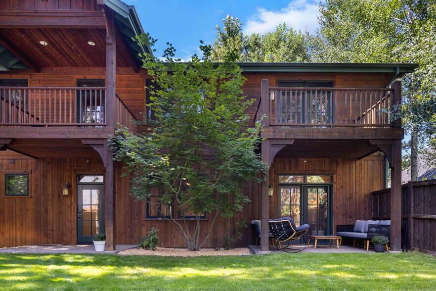 750 Buckaroo Trl, Sisters, OR à vendre - Photo de l’immeuble – Image 2 sur 57