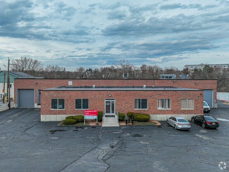 137-139 California St, Newton, MA à louer - Photo de l’immeuble – Image 3 sur 5