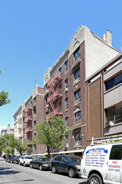 2 Multifamily Buildings in Sugar Hill portefeuille de 2 biens à vendre sur LoopNet.fr - Photo principale – Image 2 sur 3
