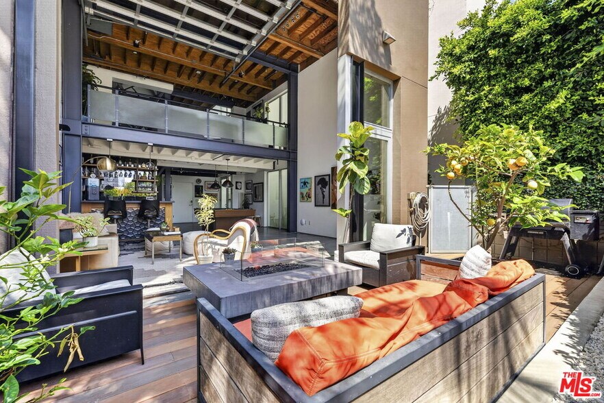 2120 Narcissus Ct, Venice, CA à vendre - Photo de l’immeuble – Image 2 sur 35