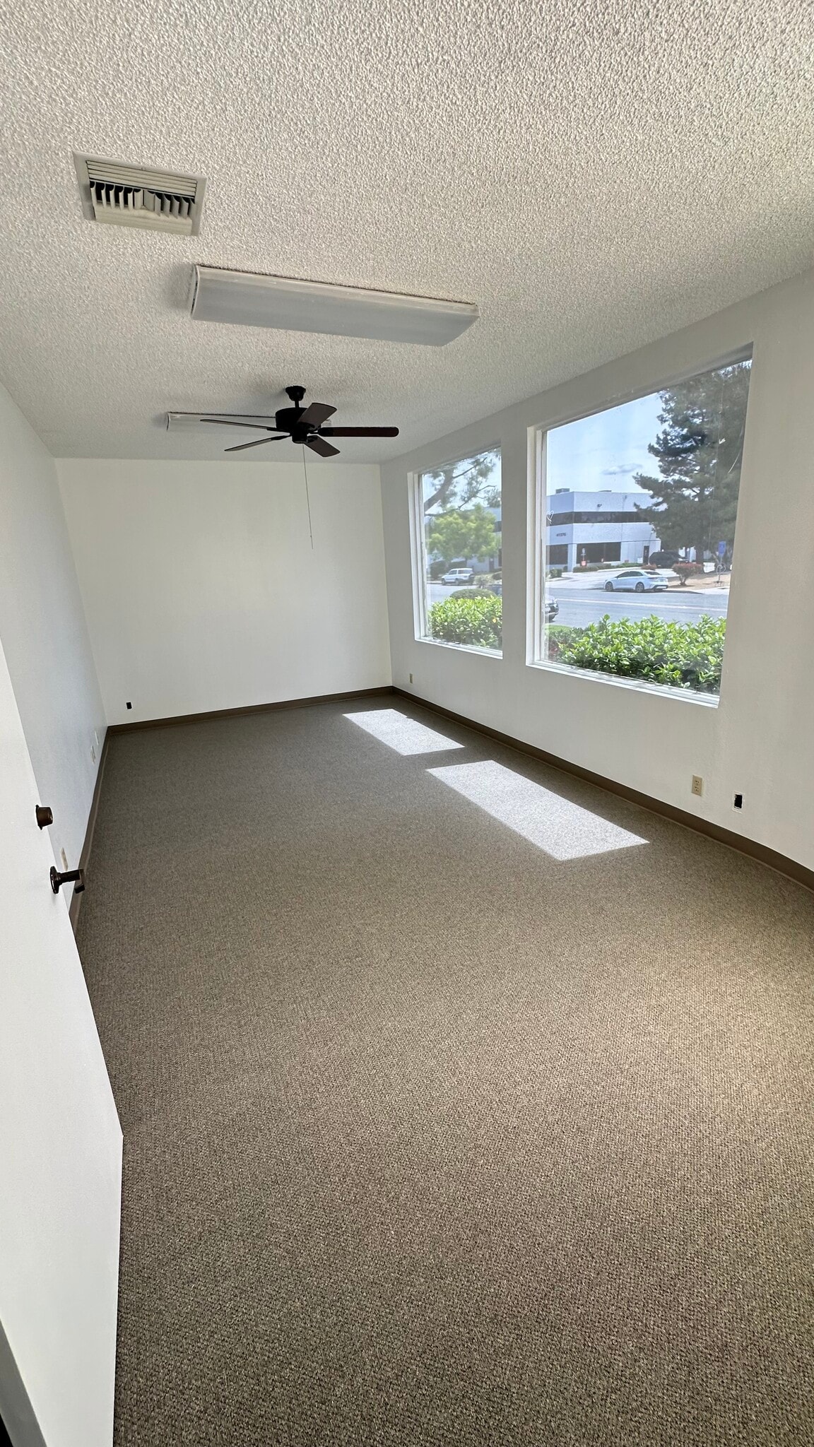 41419 Pear St, Murrieta, CA à louer Photo intérieure– Image 1 sur 5