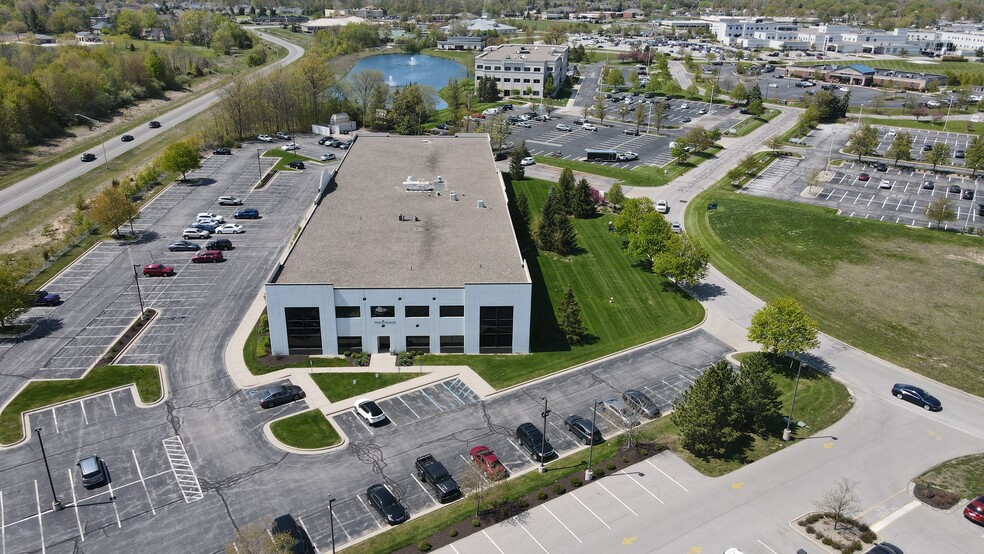 2720 Dupont Commerce Ct, Fort Wayne, IN à vendre - Photo de l’immeuble – Image 2 sur 15