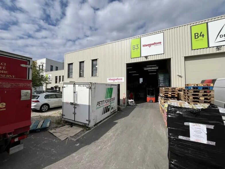 55 Rue Emile Zola, Décines-Charpieu à louer - Photo de l’immeuble – Image 2 sur 15