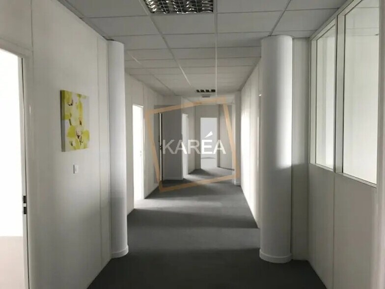 Bureau dans Magny-le-Hongre à louer - Photo de l’immeuble – Image 2 sur 4