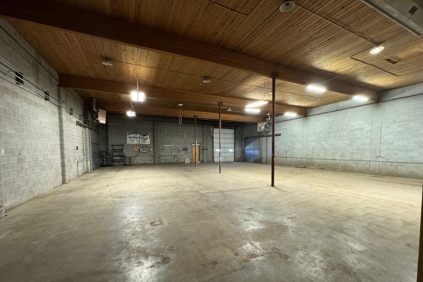 115 115 Av NW, Edmonton, AB T5M 3B9 - Lot 14610 -  - Photo intérieure - Image 1 of 4