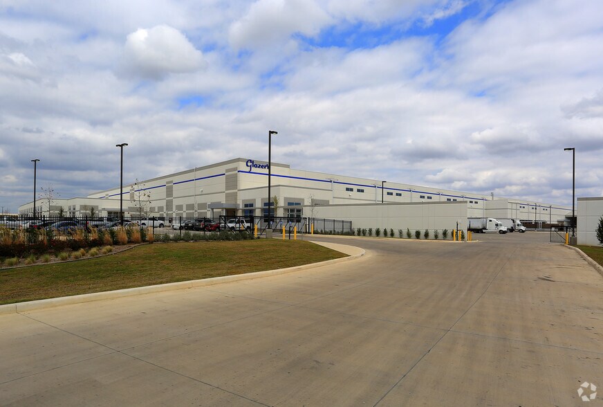 1002 S Callaghan Rd, San Antonio, TX à louer - Photo de l’immeuble – Image 2 sur 3