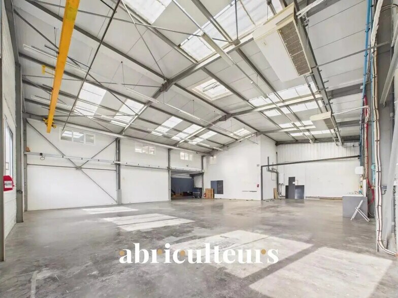 Bureau dans Mainvilliers à louer - Photo de l’immeuble – Image 2 sur 11