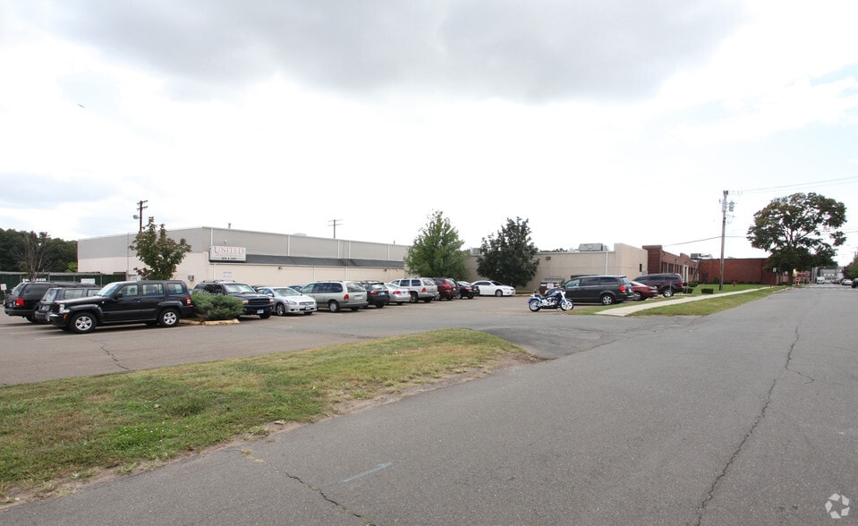 15-41 Marne St, Hamden, CT à louer - Photo de l’immeuble – Image 1 sur 4