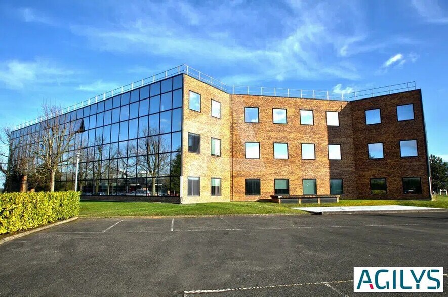 Bureau dans Saint-Aubin à louer - Photo de l’immeuble – Image 1 sur 11