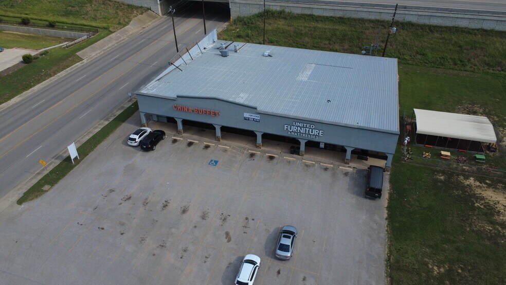 230 Moody Rd, Sealy, TX à louer - Photo de l’immeuble – Image 3 sur 10