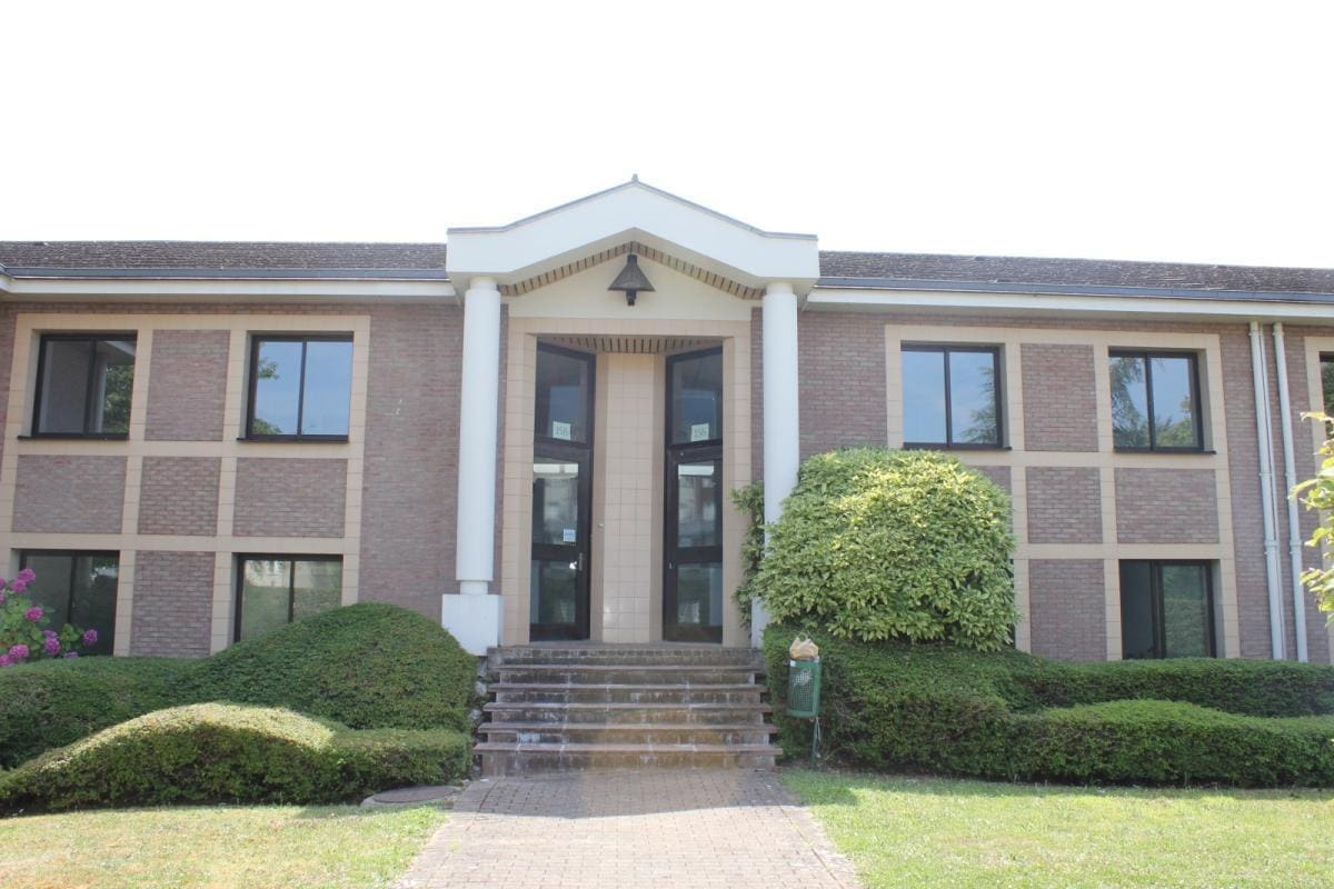 150-158 Avenue Joseph Kessel, Voisins-le-Bretonneux à louer Photo de l’immeuble– Image 1 sur 6