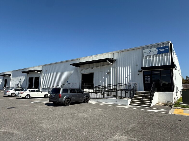 215 W Grant St, Orlando, FL à louer - Photo de l’immeuble – Image 2 sur 10