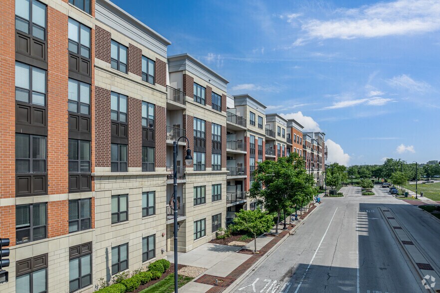 9750 Crescent Park Cir, Orland Park, IL à louer - Photo de l’immeuble – Image 3 sur 21