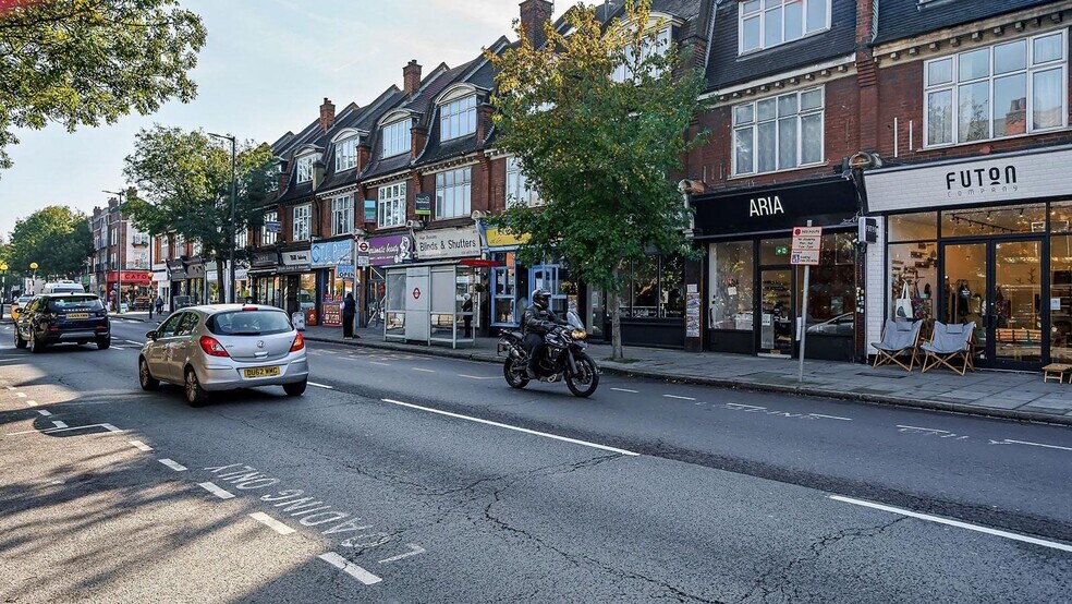 475-477 Upper Richmond Rd W, Londres à vendre - Photo de l’immeuble – Image 3 sur 6