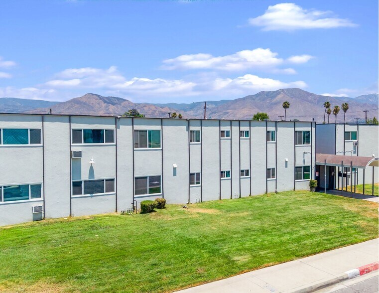 26674 Ward St, Highland, CA à vendre - Photo de l’immeuble – Image 1 sur 51